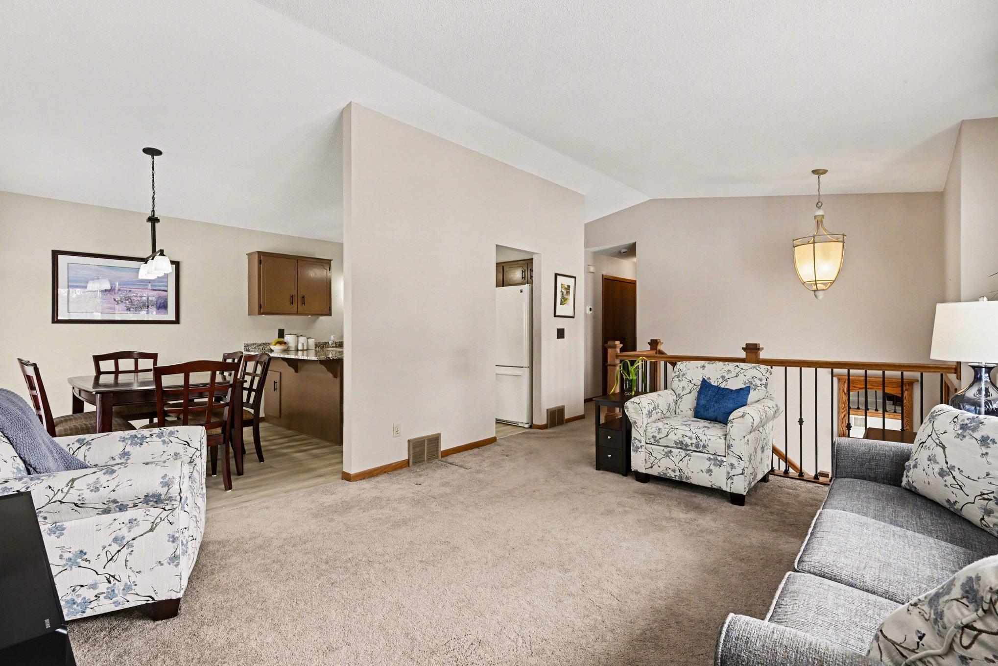 851 Sherwood Road Shoreview, MN 55126 - Photo 5 of 23