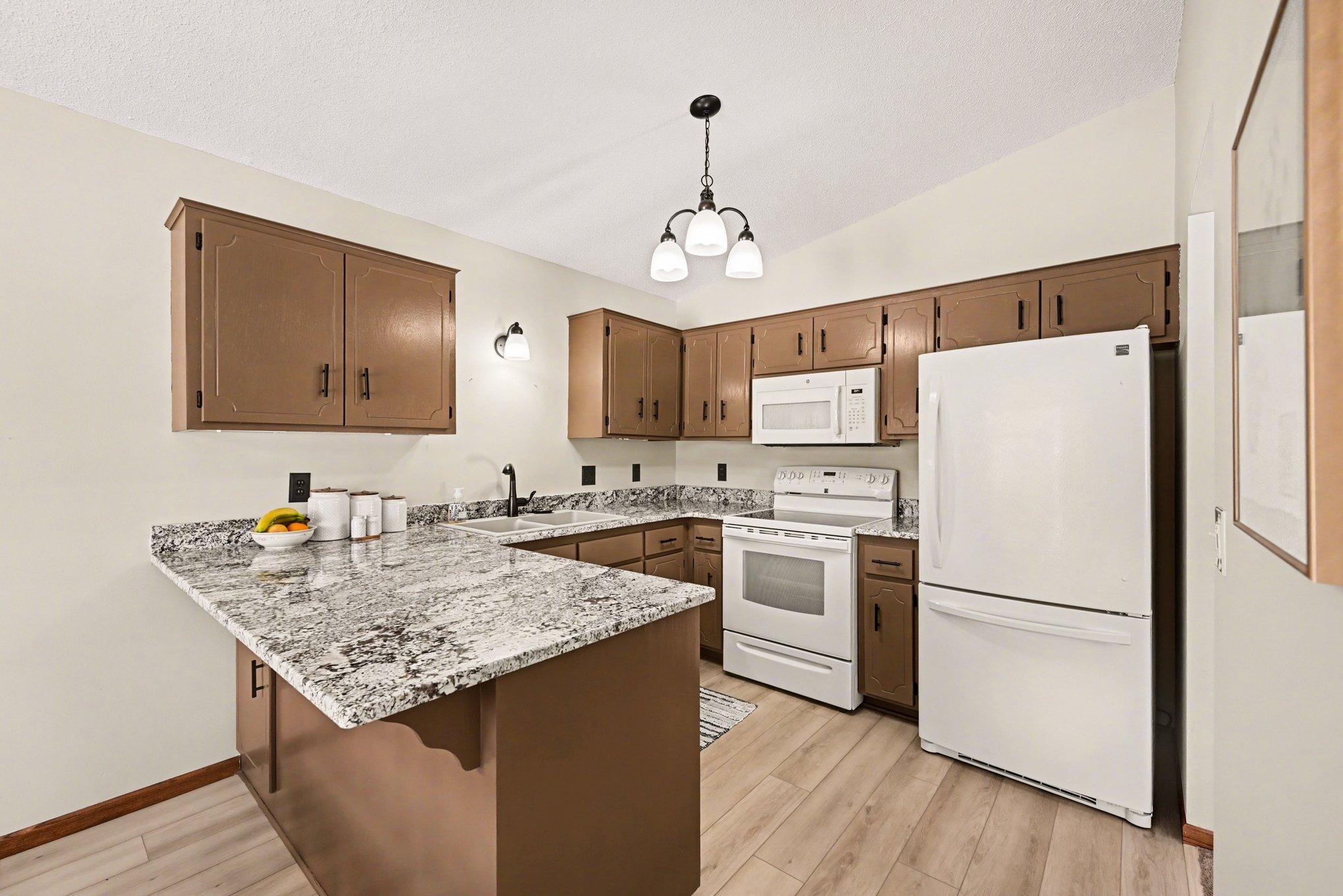 851 Sherwood Road Shoreview, MN 55126 - Photo 8 of 23