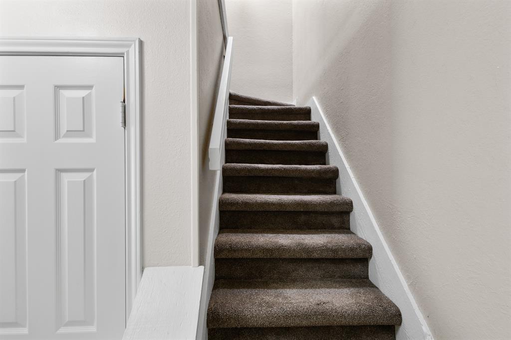 4130 Proton Drive, Unit 6D Addison, TX 75001 - Photo 15 of 38 a view of entryway