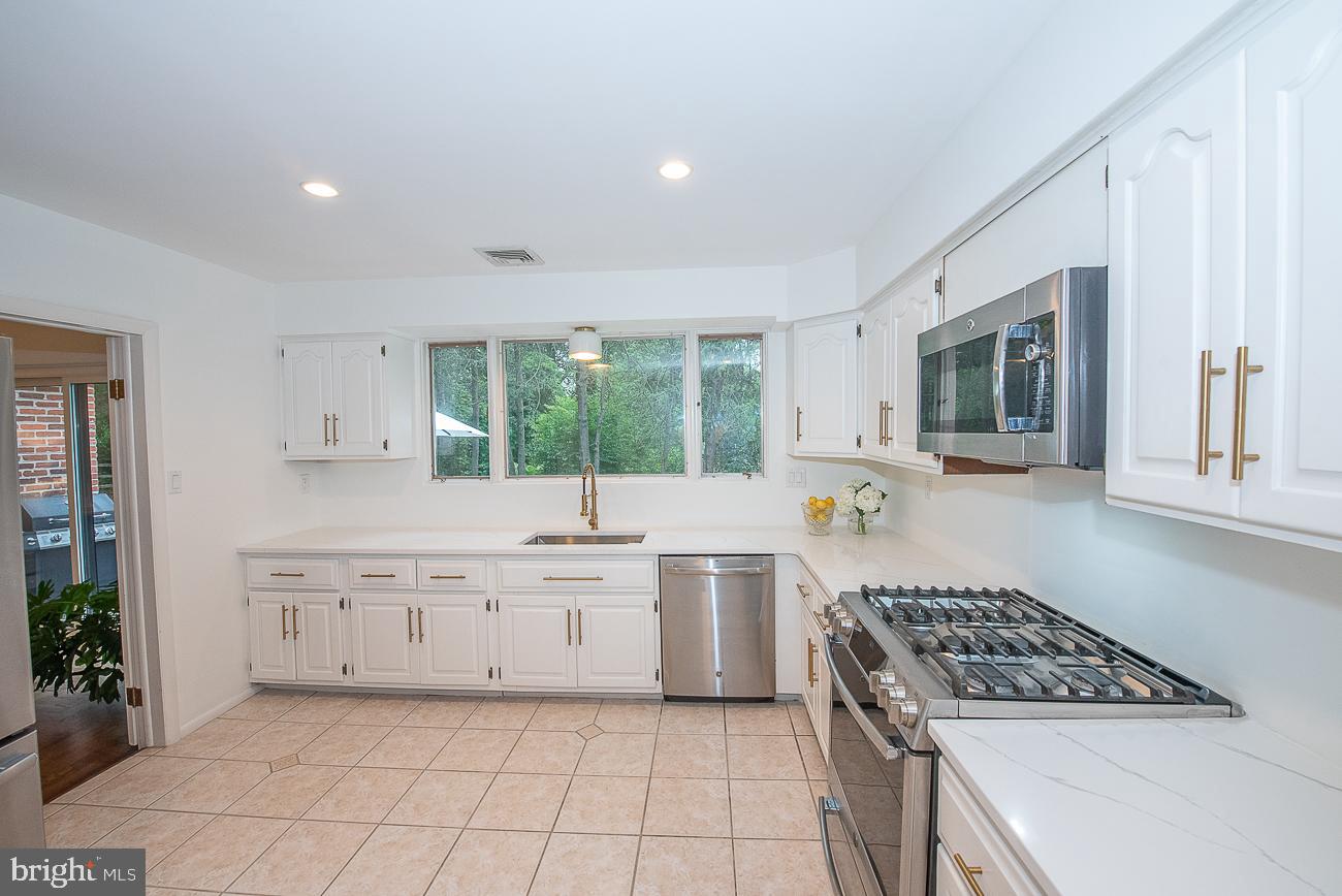1308 Prospect Hill Road Villanova, PA 19085 - Photo 14 of 51 Quartz Countertops