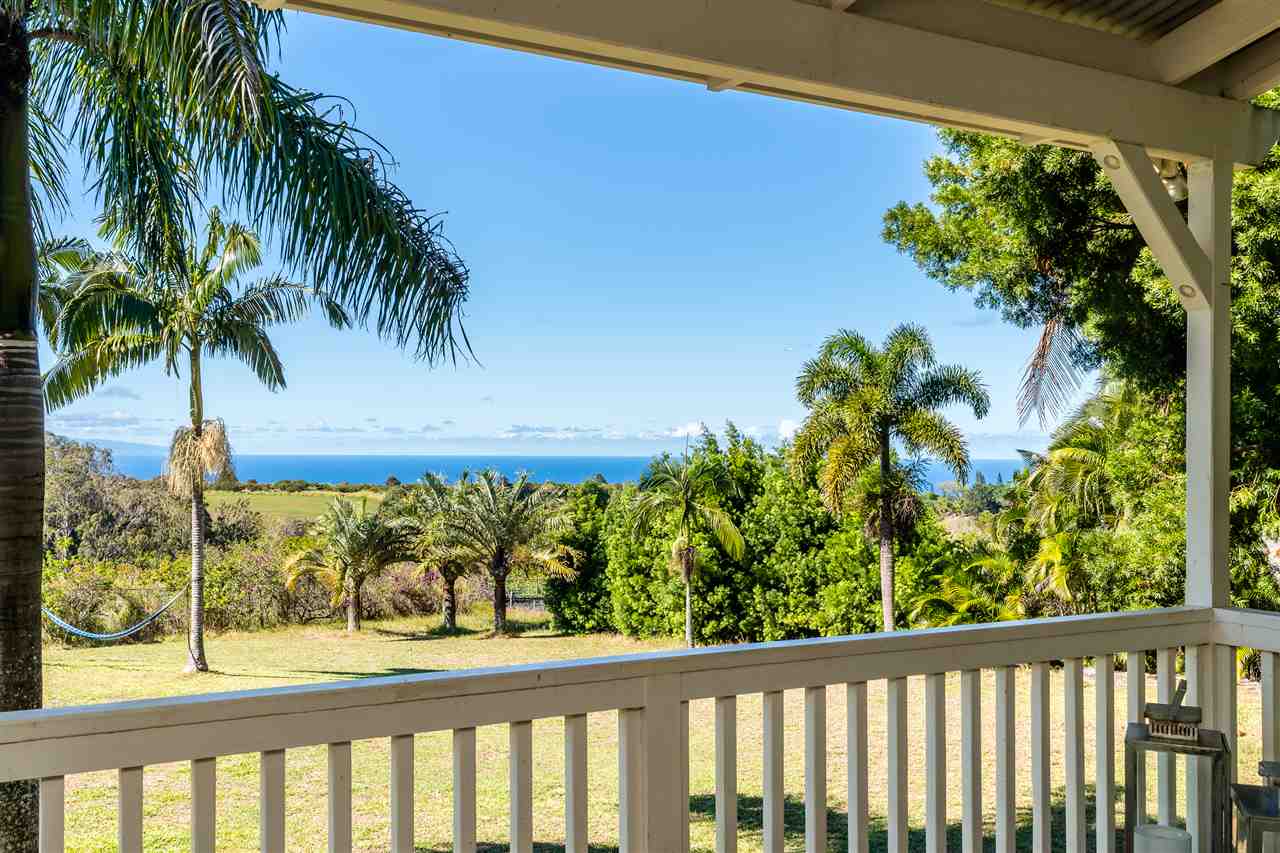 100 Laenani Street Haiku, HI 96708 - Photo 7 of 30 a view of a street