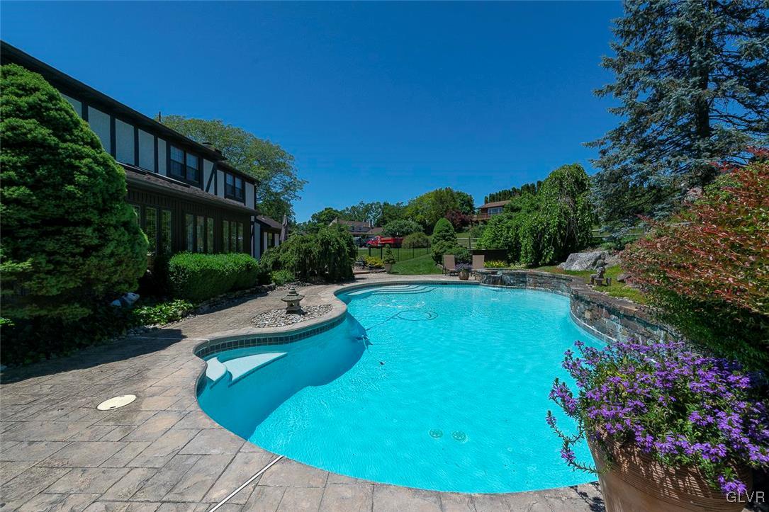 3503 Margate Road Bethlehem, PA 18020 - Photo 4 of 40 Gallery Image 4