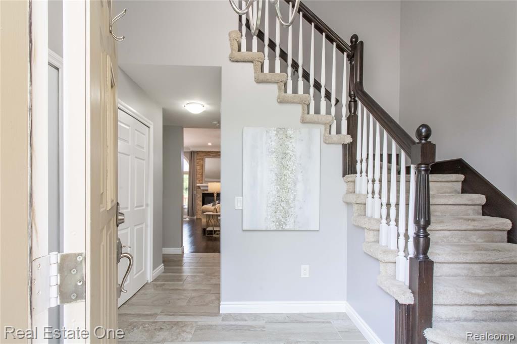 2157 Crystal Drive Rochester Hills, MI 48309 - Photo 5 of 44