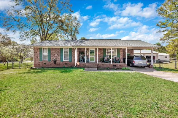$264,400 | 303 Meadow Drive, Seneca, SC 29678