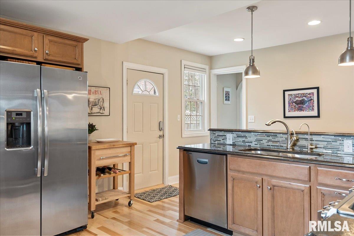 2105 Bates Avenue Springfield, IL 62704 - Photo 29 of 56 Gallery Image 29