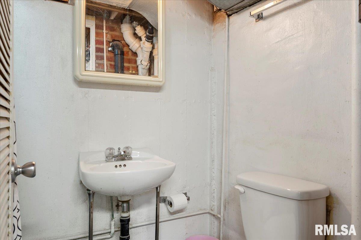 2105 Bates Avenue Springfield, IL 62704 - Photo 49 of 56 Gallery Image 49