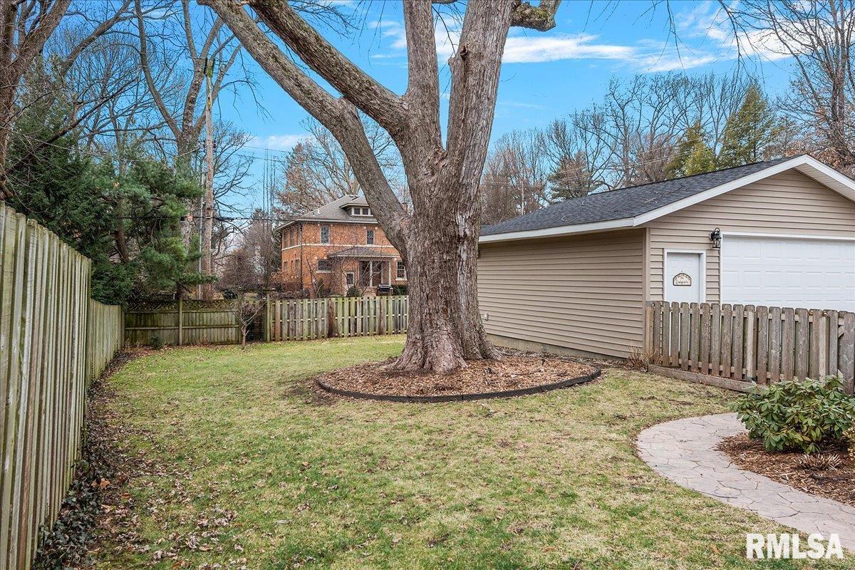 2105 Bates Avenue Springfield, IL 62704 - Photo 54 of 56 Gallery Image 54
