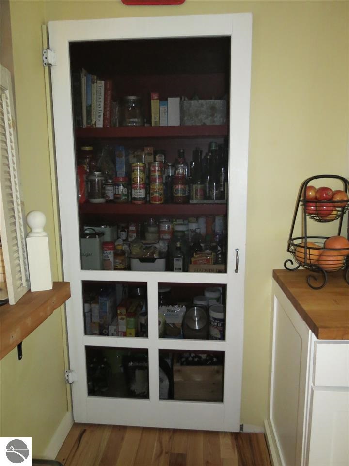 559 West Long Lake Road Traverse City, MI 49685 - Photo 9 of 23 1785157-8.JPG