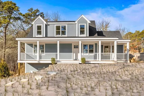 $925,000 | 1 Shore Drive, Harwich, MA 02645