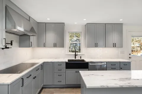 $925,000 | 1 Shore Drive, Harwich, MA 02645