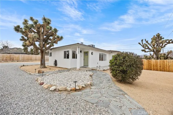 $405,000 | 55585 Onaga Trail, Yucca Valley, CA 92284