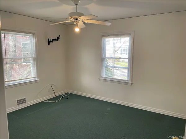 $4,500 | 8 Cameron Lane, Valley Stream, NY 11581