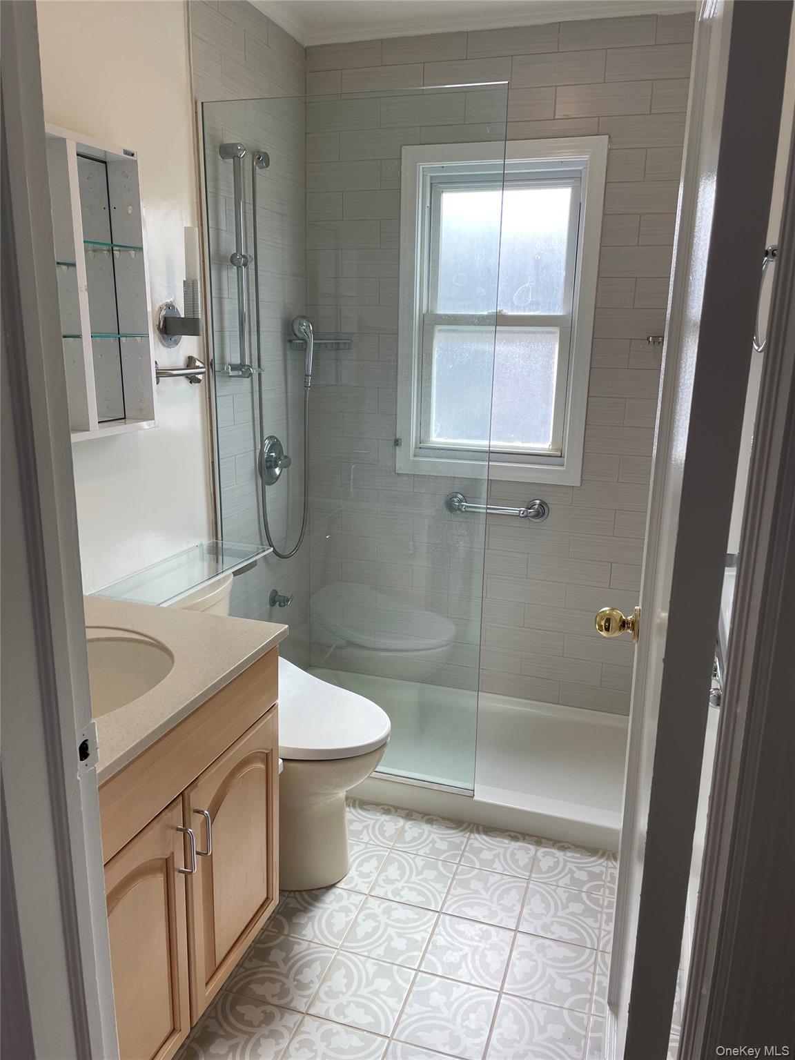 8 Cameron Lane Valley Stream, NY 11581 - Photo 15 of 33