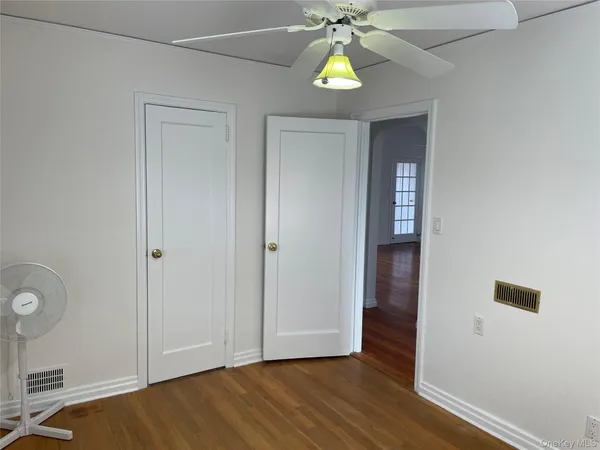 $4,500 | 8 Cameron Lane, Valley Stream, NY 11581