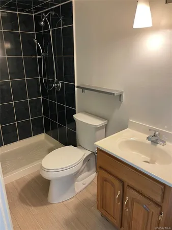 $4,500 | 8 Cameron Lane, Valley Stream, NY 11581