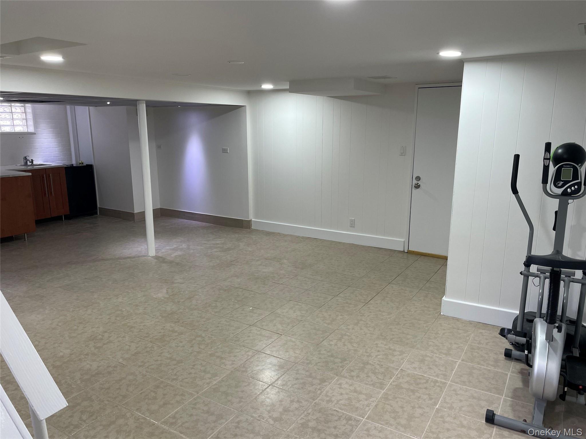 8 Cameron Lane Valley Stream, NY 11581 - Photo 21 of 33