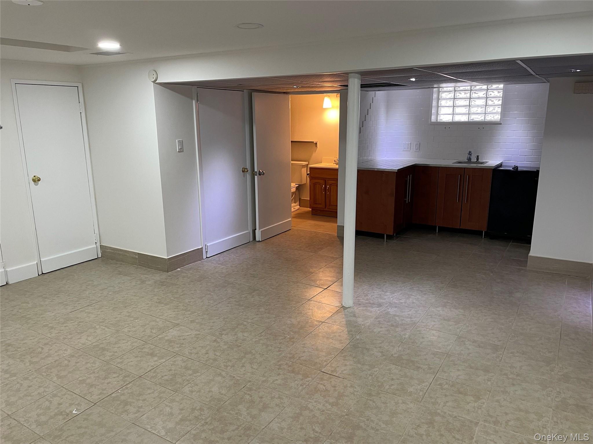 8 Cameron Lane Valley Stream, NY 11581 - Photo 23 of 33