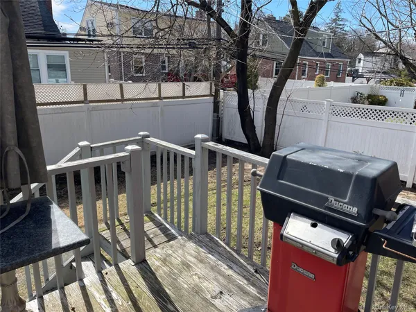 $4,500 | 8 Cameron Lane, Valley Stream, NY 11581