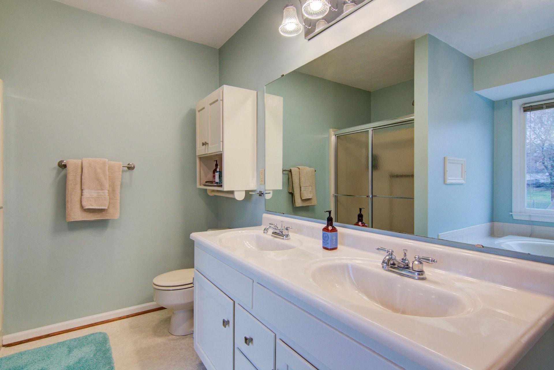 4912 Huntridge Road Roanoke, VA 24012 - Photo 22 of 35 019-262549-IMG_0123_4_5_6_7_6038610