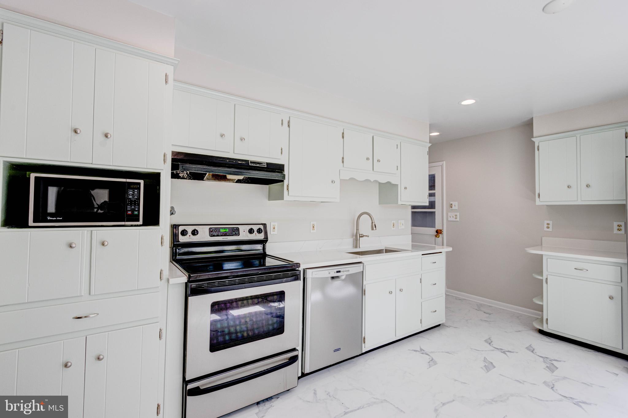 18200 Muncaster Road Derwood, MD 20855 - Photo 8 of 45