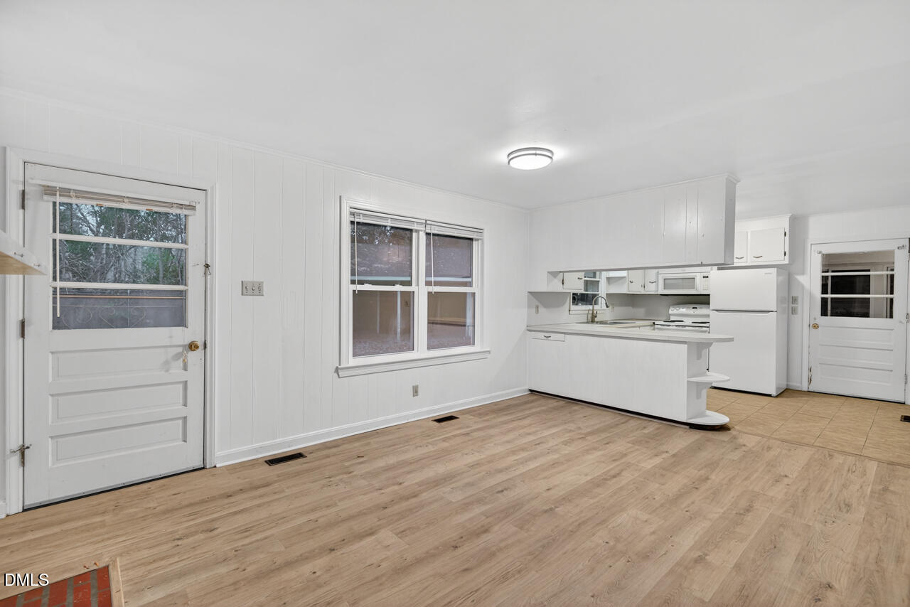 237 Latta Road Durham, NC 27712 - Photo 5 of 26 09