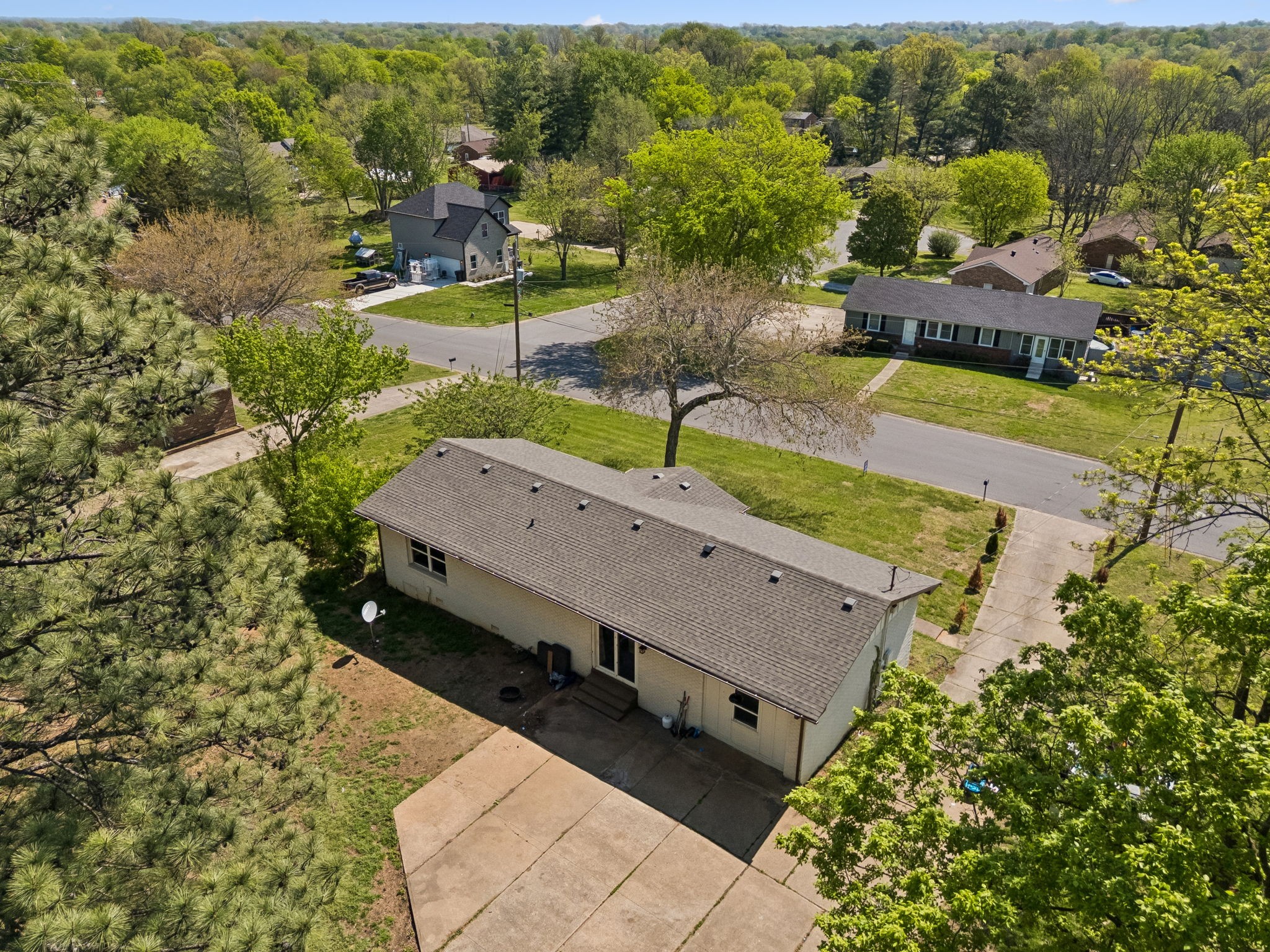 1502 Pinetree Road Clarksville, TN 37042 - Photo 39 of 63 Gallery Image 39