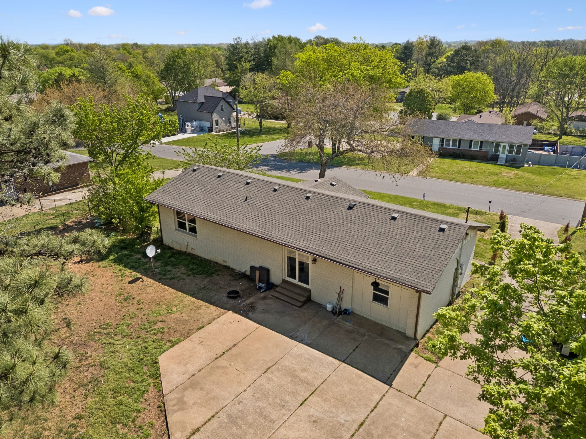 1502 Pinetree Road Clarksville, TN 37042 - Photo 40 of 63 Gallery Image 40