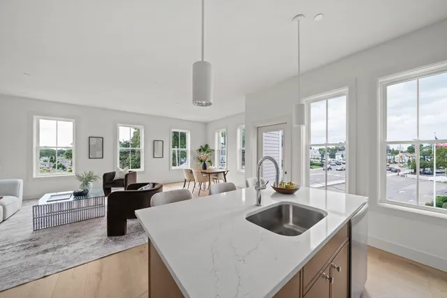 $749,000 | 105 Sea Street, Unit 203, Quincy, MA 02169