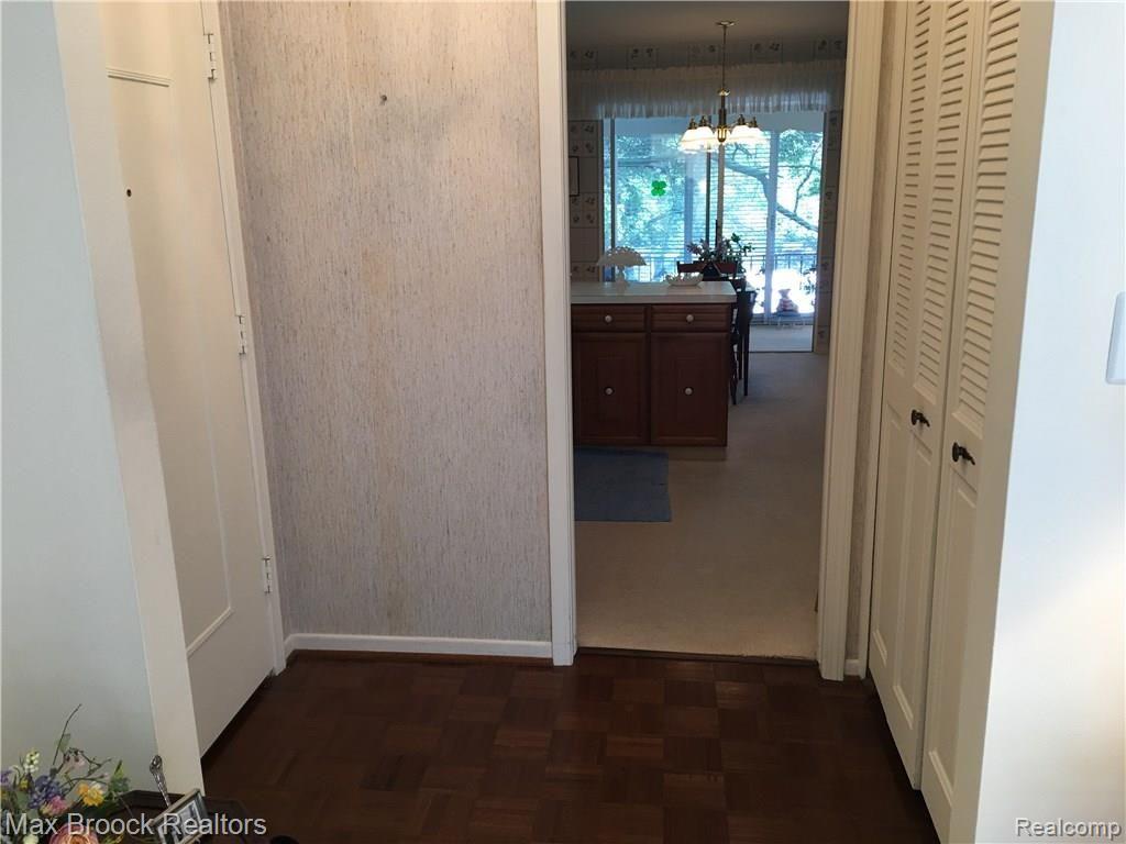 1750 Tiverton Road Bloomfield Hills, MI 48304 - Photo 26 of 32