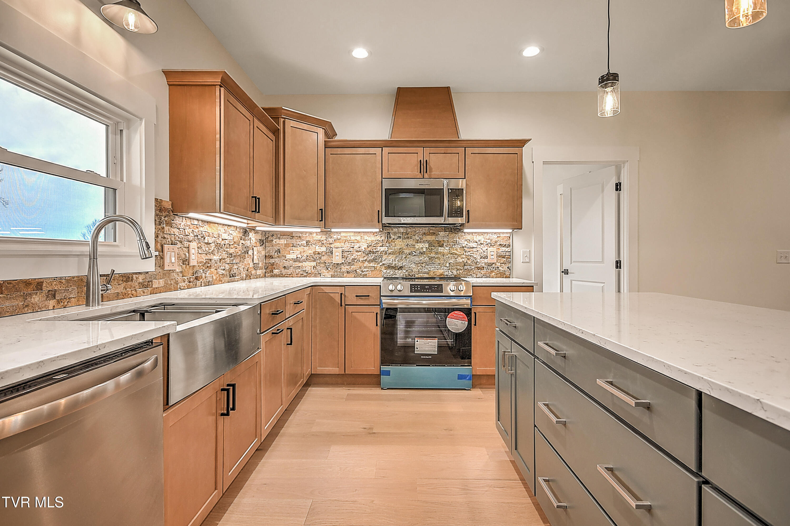 4589 Old Stage Road Kingsport, TN 37664 - Photo 17 of 59 4598 Old Stage SM-13
