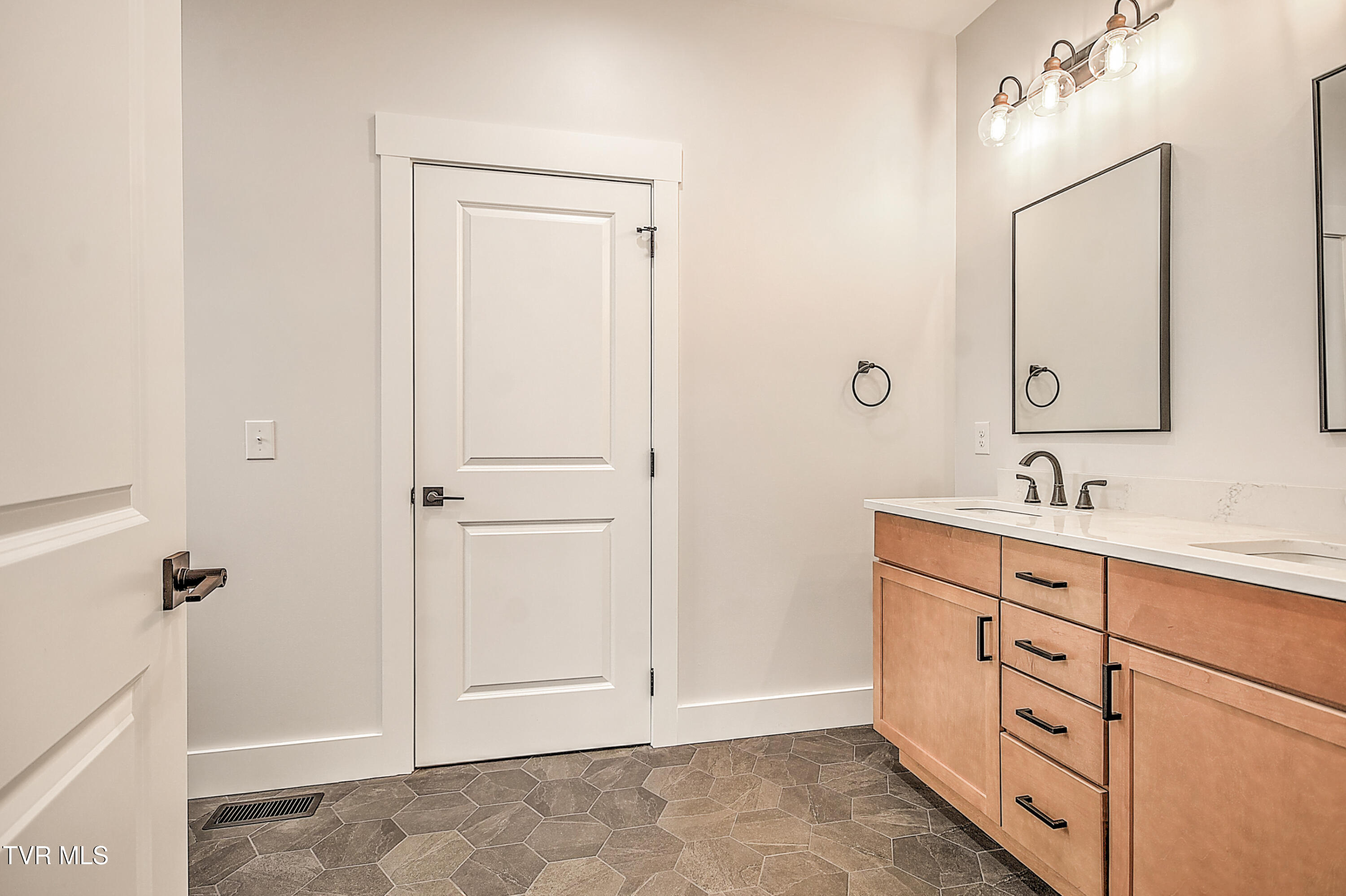 4589 Old Stage Road Kingsport, TN 37664 - Photo 32 of 59 4598 Old Stage SM-33