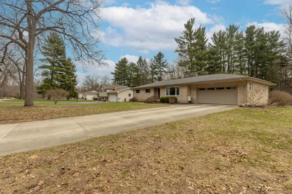 $300,000 | 5097 Merriman Road, Jackson, MI 49201