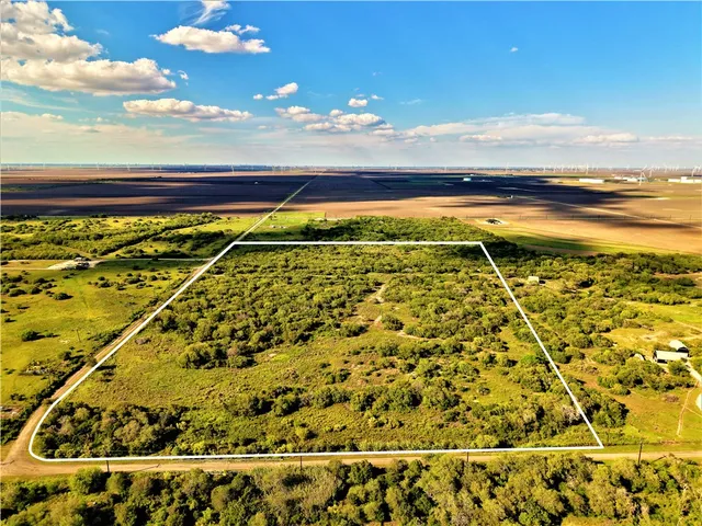 a view of a big yard of the house and outdoor space