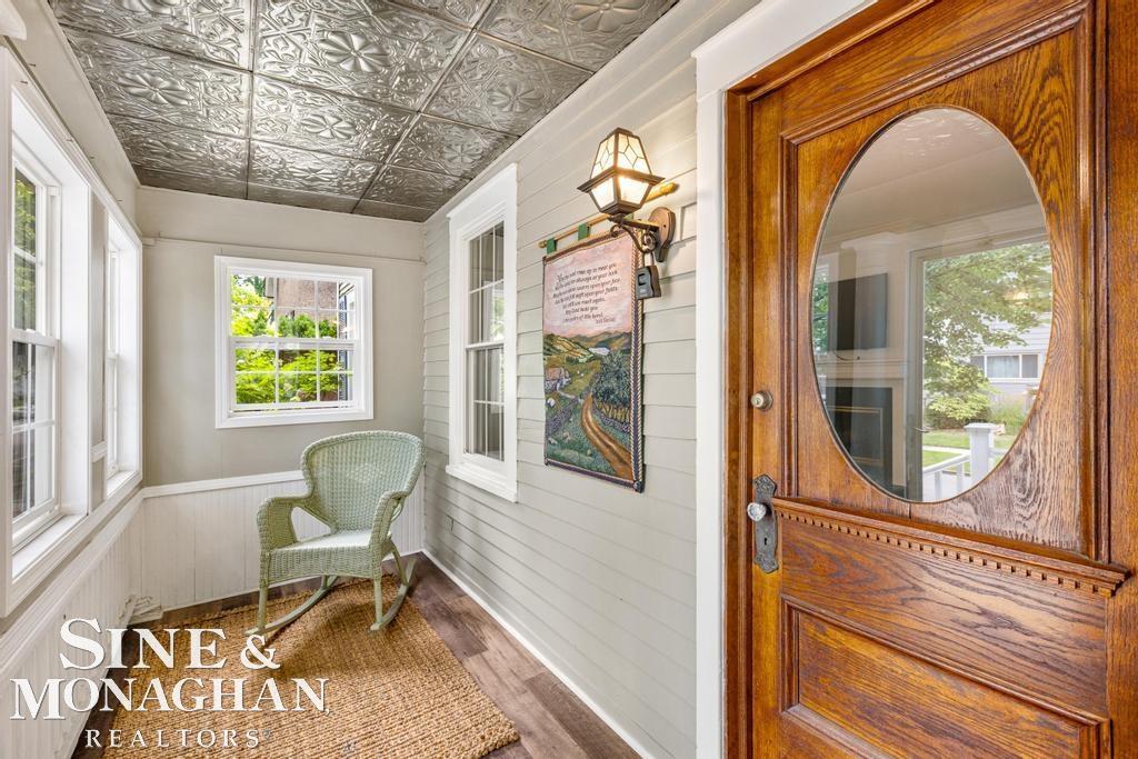127 Muir Road Grosse Pointe, MI 48236 - Photo 3 of 50 50149821-590e71ef-55a3-43eb-a35a-691ae5a298d4.JPG
