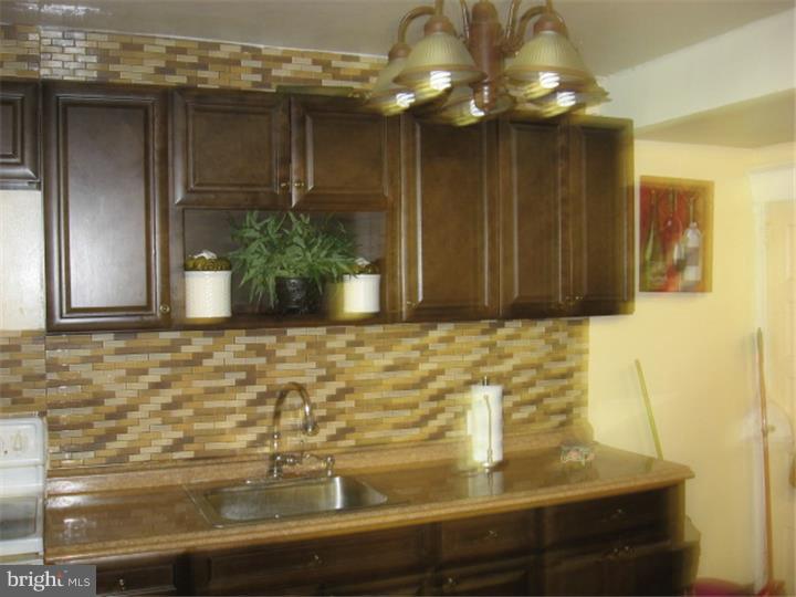 5346 Westford Road Philadelphia, PA 19120 - Photo 13 of 24 Kitchen