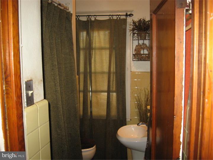 5346 Westford Road Philadelphia, PA 19120 - Photo 18 of 24 Bathroom