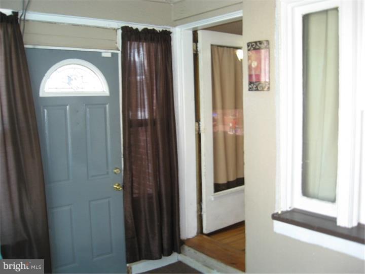 5346 Westford Road Philadelphia, PA 19120 - Photo 4 of 24 Sun Room