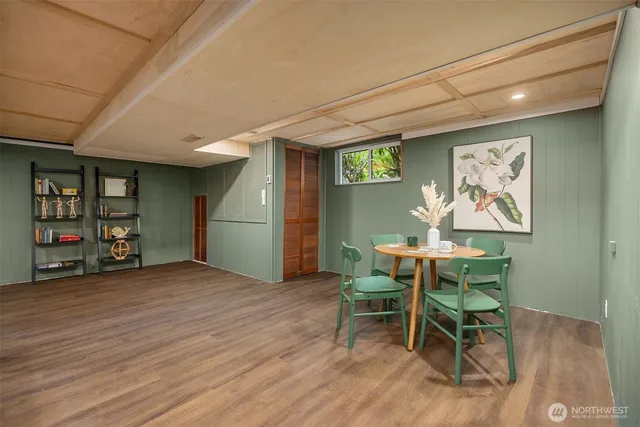 $799,000 | 18330 9th Avenue Northeast, Poulsbo, WA 98370