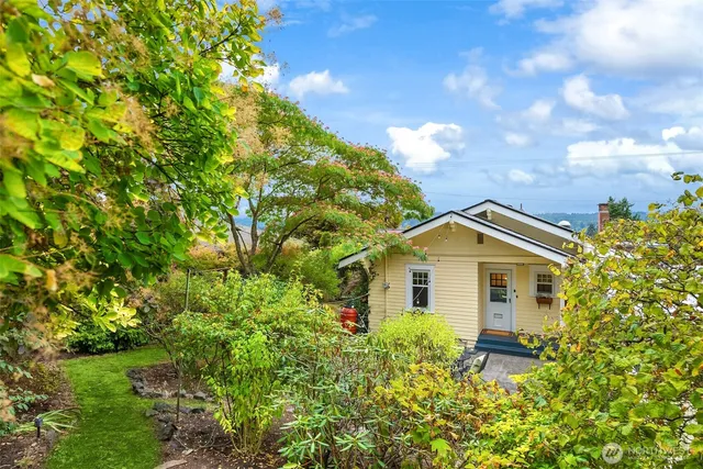 $799,000 | 18330 9th Avenue Northeast, Poulsbo, WA 98370