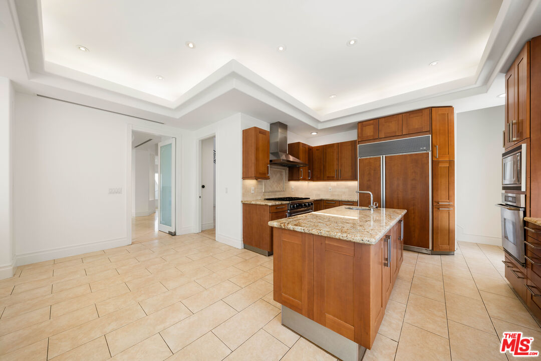 1425 North Tigertail Road Los Angeles, CA 90049 - Photo 14 of 28