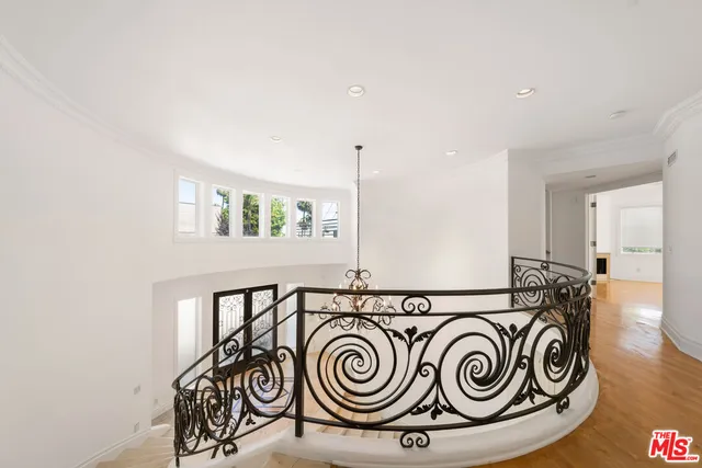 $16,500 | 1425 North Tigertail Road, Los Angeles, CA 90049