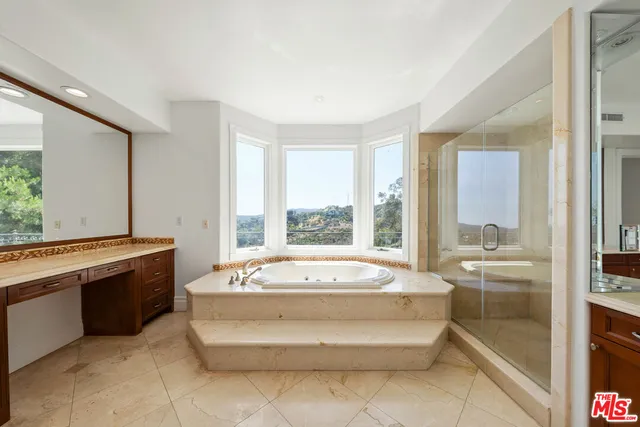 $16,500 | 1425 North Tigertail Road, Los Angeles, CA 90049