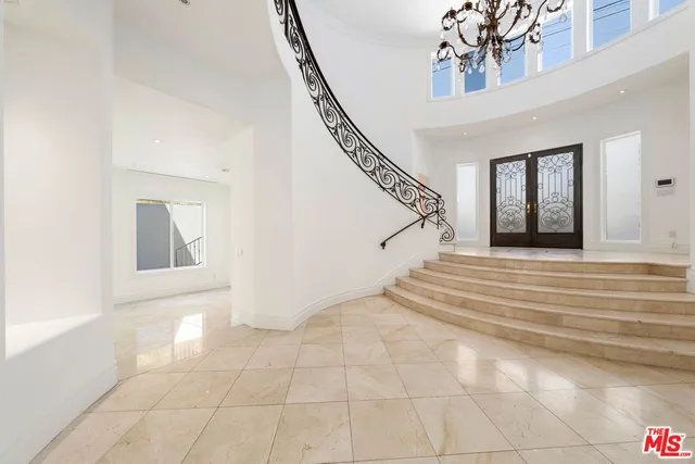 $16,500 | 1425 North Tigertail Road, Los Angeles, CA 90049