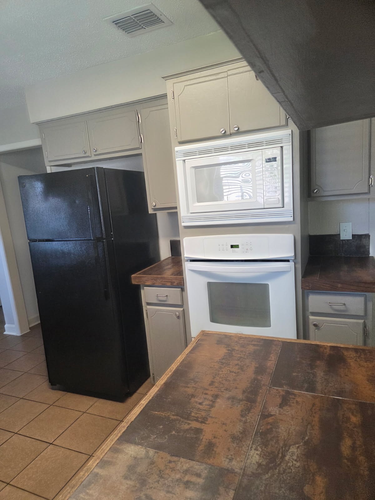 5510 Circlegate Drive Spring, TX 77373 - Photo 3 of 14 Kitchen
