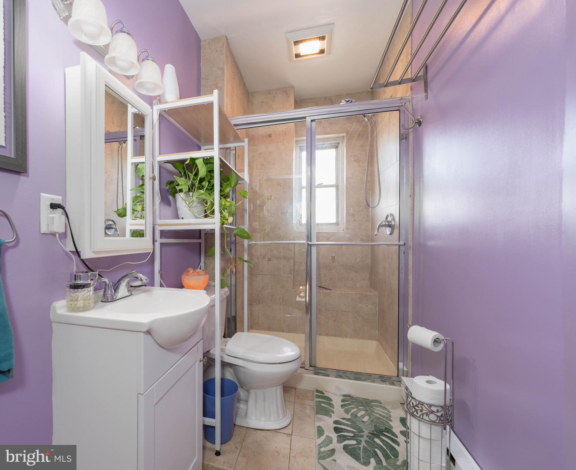 115 South Main Street Hatfield, PA 19440 - Photo 11 of 26 2nd Floor Bathroom