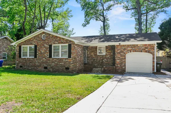 $2,775 | 1641 Falmouth Street, Charleston, SC 29407