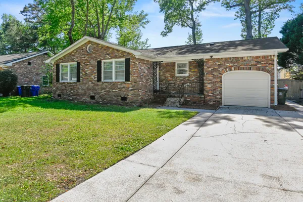 $2,775 | 1641 Falmouth Street, Charleston, SC 29407