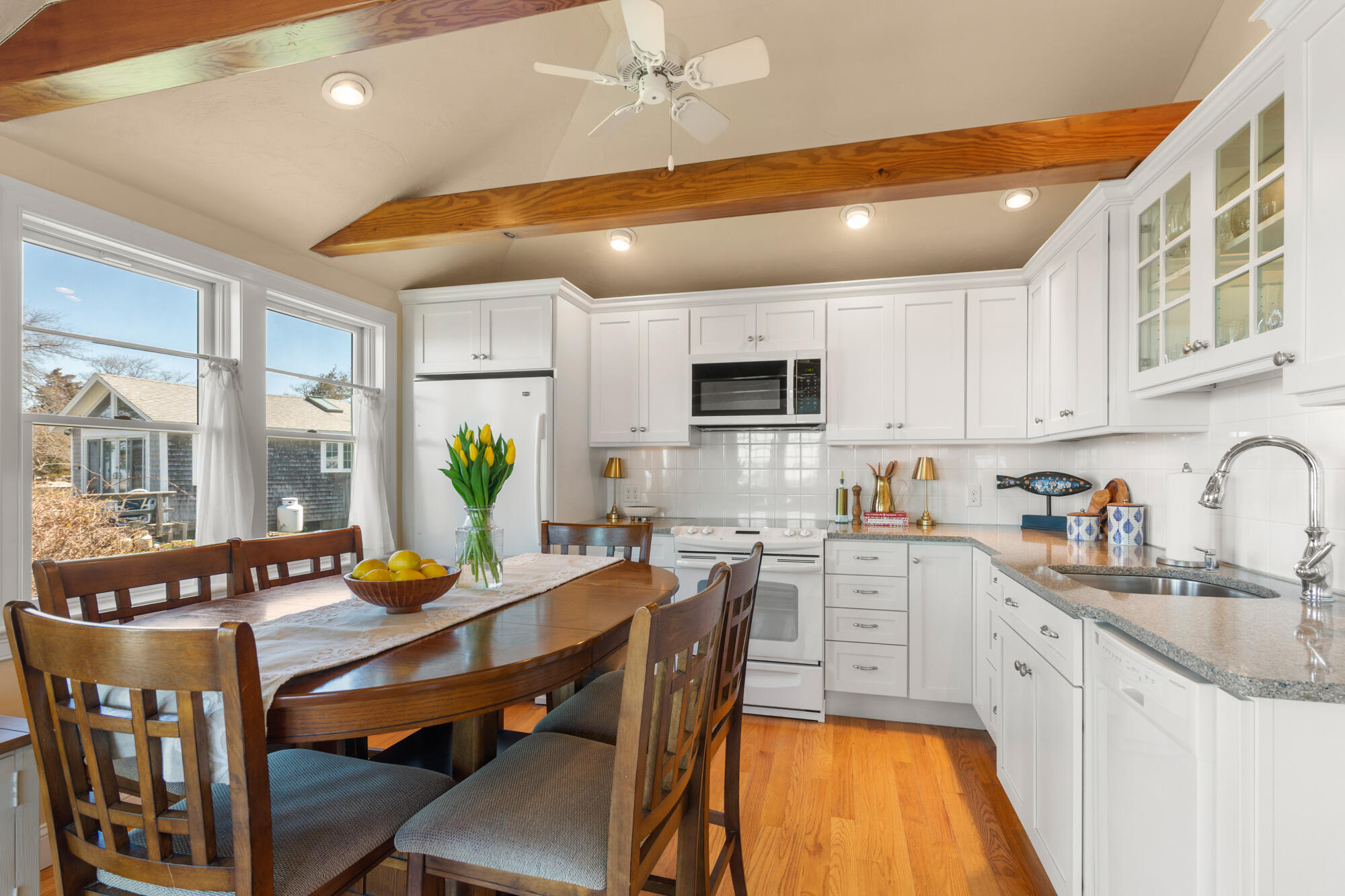 280 Harbor Point Road Barnstable, MA 02675 - Photo 10 of 23 Christies - Carolann - 280 Harbor Point