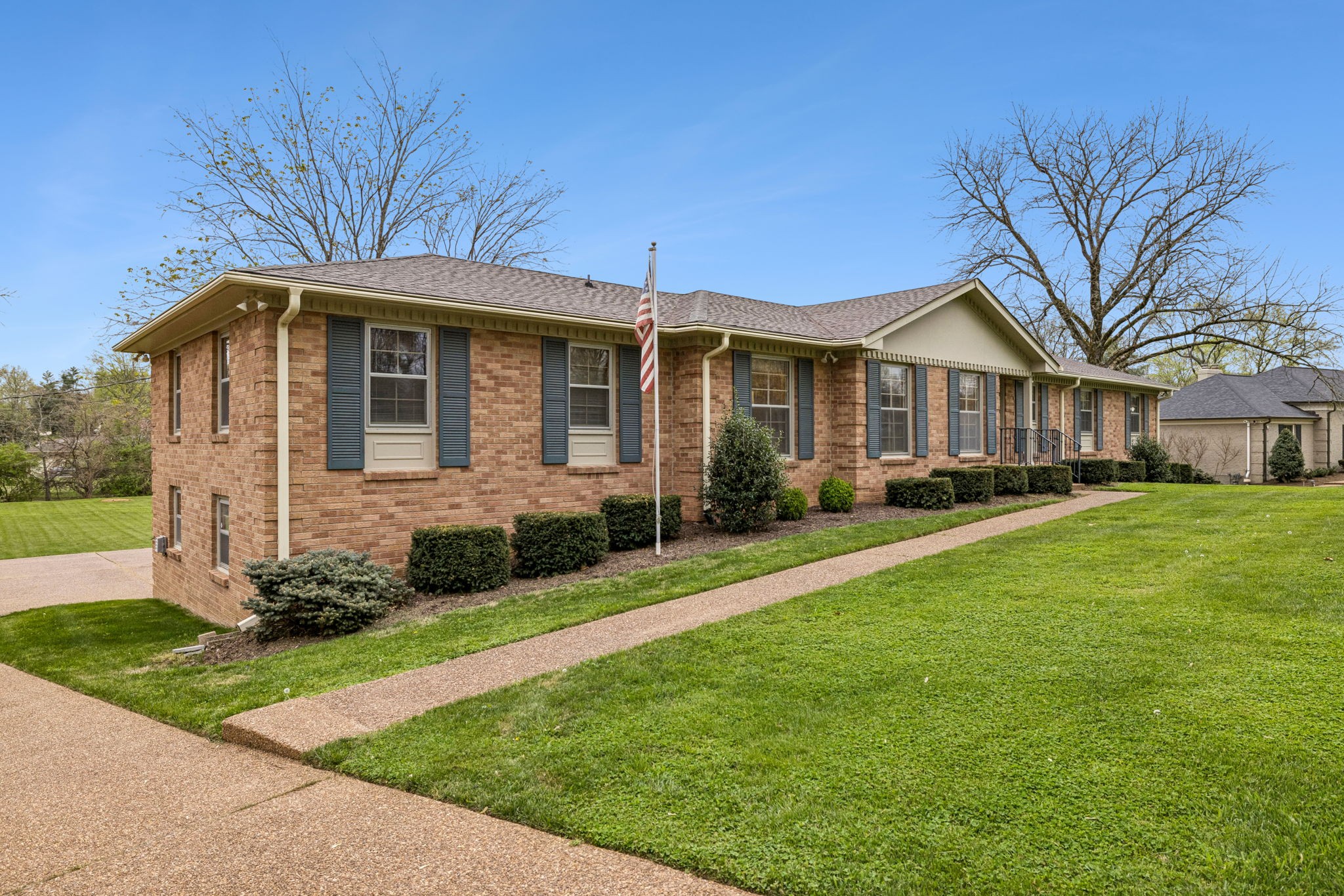 6211 Milbrook Road Brentwood, TN 37027 - Photo 2 of 32