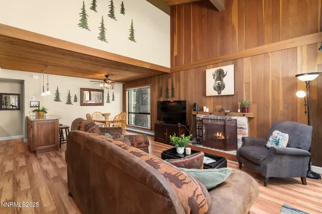 $1,395,000 | 123 Juanita Drive, Unit 17, Incline Village, NV 89451